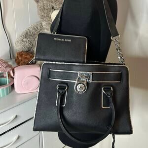 ⁀➷ Michael Kors Black Handbag & Wallet Set